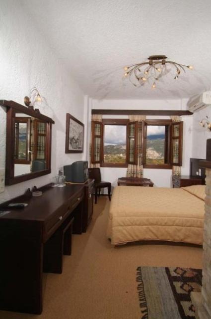 Hotel Taxiarches Aristi Esterno foto