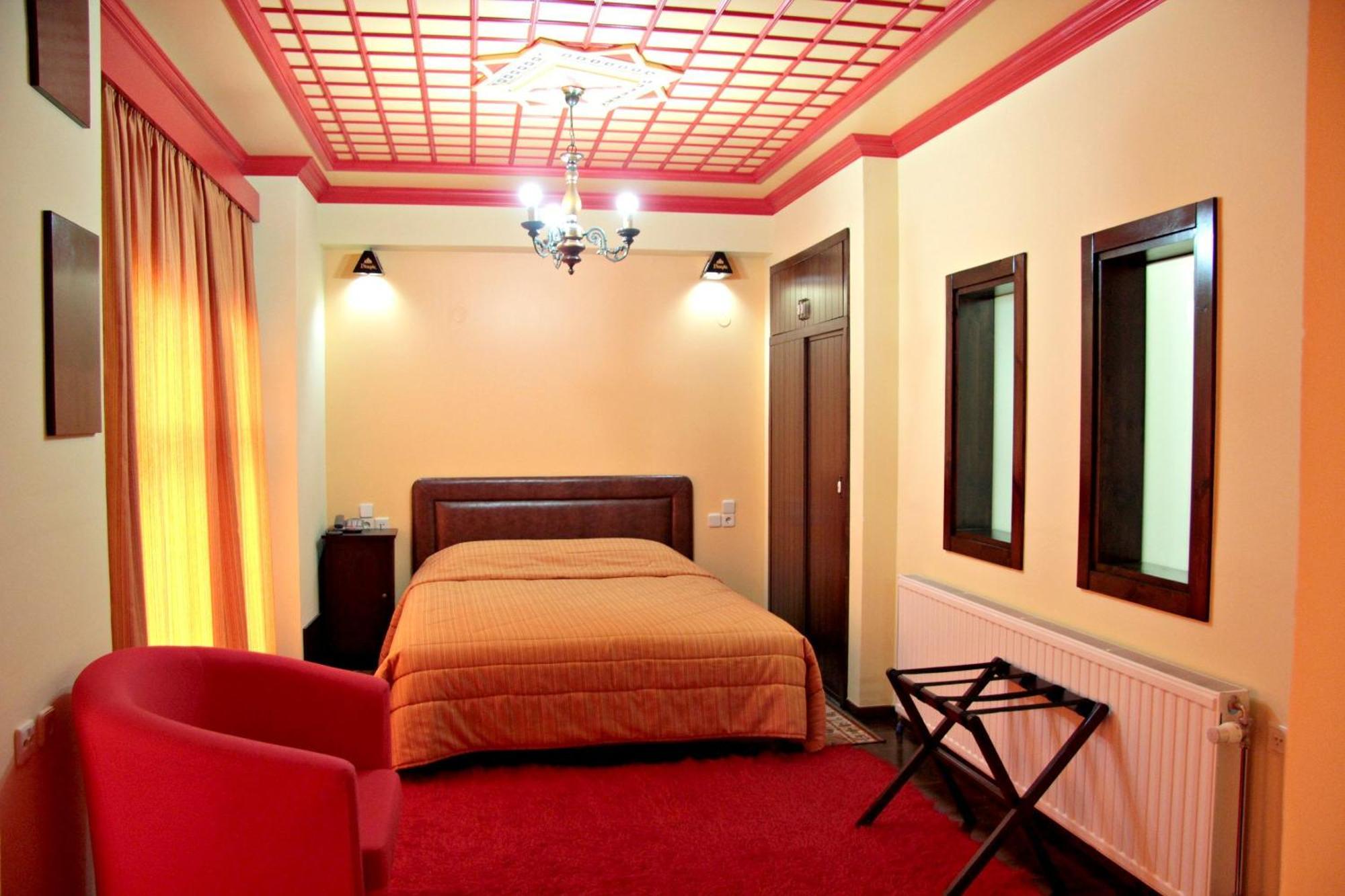 Hotel Taxiarches Aristi Esterno foto