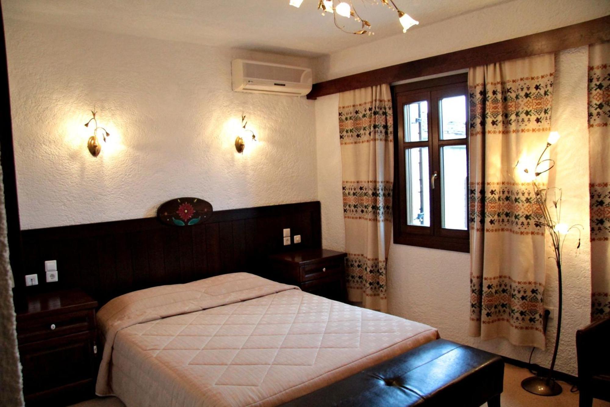 Hotel Taxiarches Aristi Esterno foto
