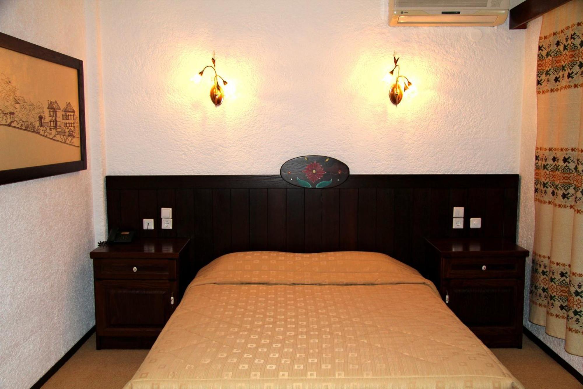 Hotel Taxiarches Aristi Esterno foto