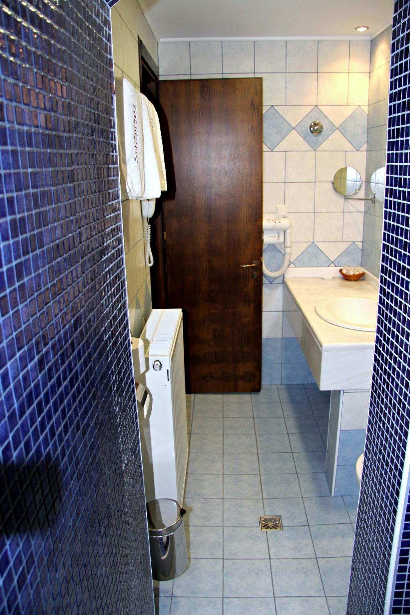 Hotel Taxiarches Aristi Esterno foto