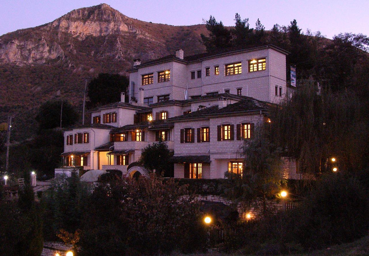 Hotel Taxiarches Aristi Esterno foto